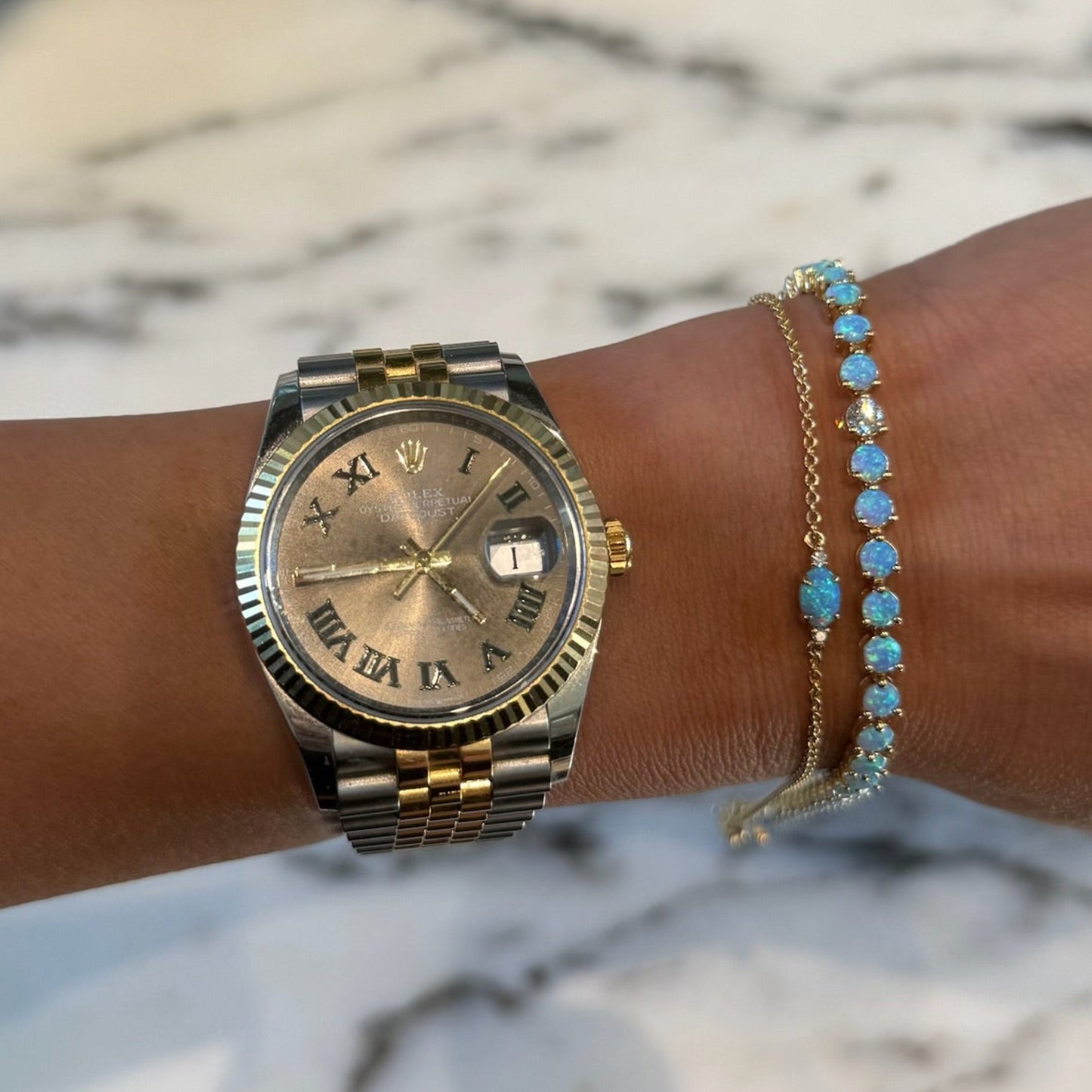 Dainty Blue Hawaii Bracelet